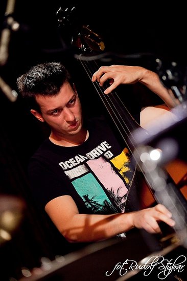 Lena zagrała w Cafe Kultura