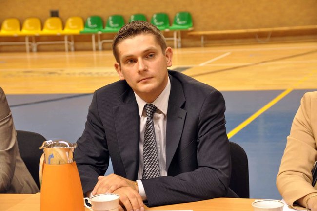 Debata wyborcza prawie bez publiczności