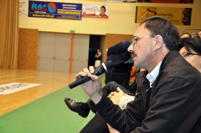 Debata wyborcza prawie bez publiczności