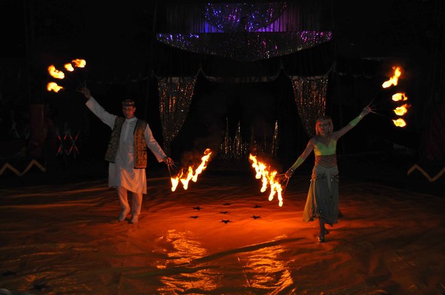 Cyrkowe popisy pod zamkiem