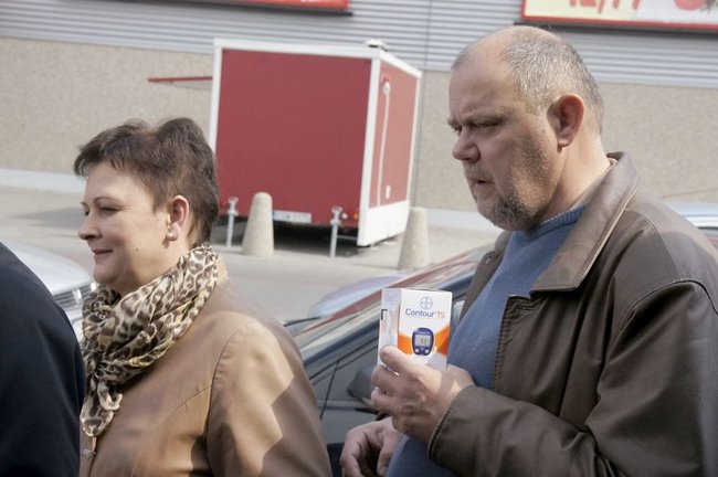 Sto glukometrów w pół godziny