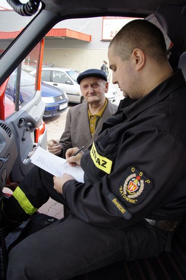Sto glukometrów w pół godziny