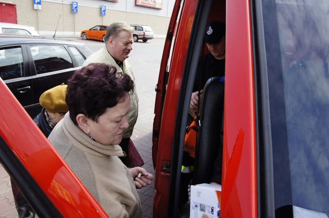 Sto glukometrów w pół godziny