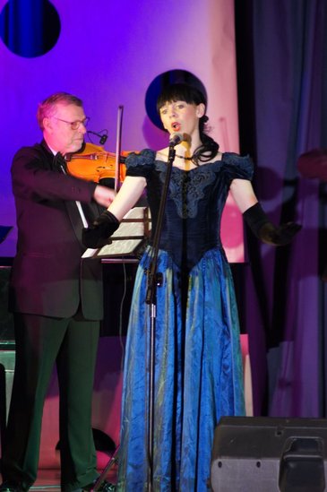 Operetkowy początek miesiąca