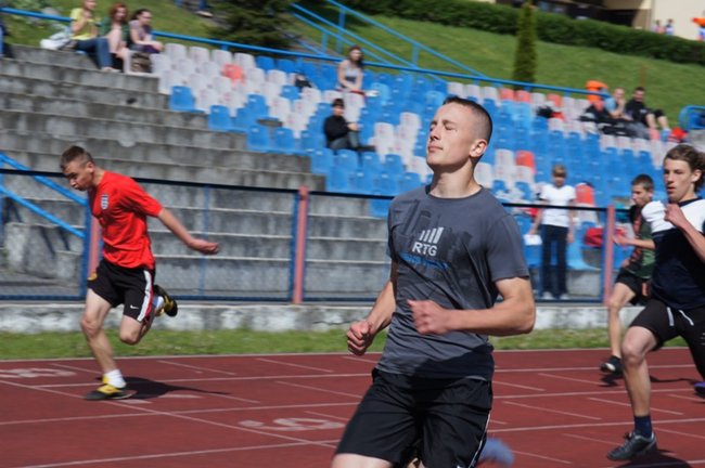 Gimnazjaliści rywalizowali na stadionie