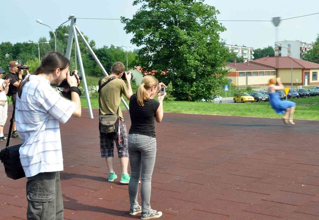 Obiektywy wycelowane w koszary