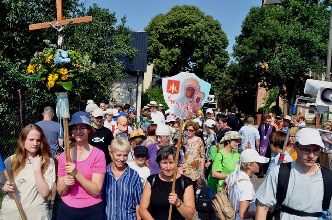 Świecianie powędrowali na Jasną Górę - WIDEO