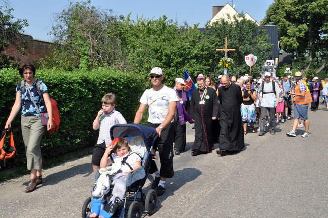 Świecianie powędrowali na Jasną Górę - WIDEO