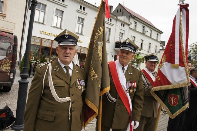 Święto wojska na Dużym Rynku - wideo