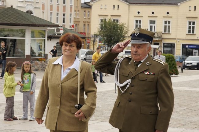 Święto wojska na Dużym Rynku - wideo