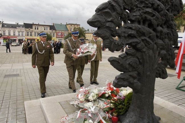 Święto wojska na Dużym Rynku - wideo