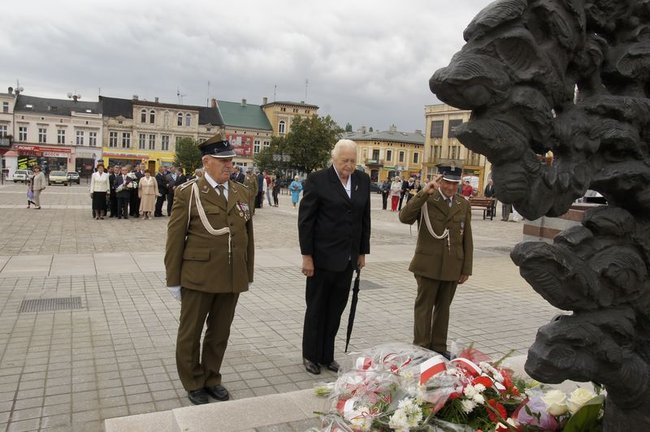 Święto wojska na Dużym Rynku - wideo