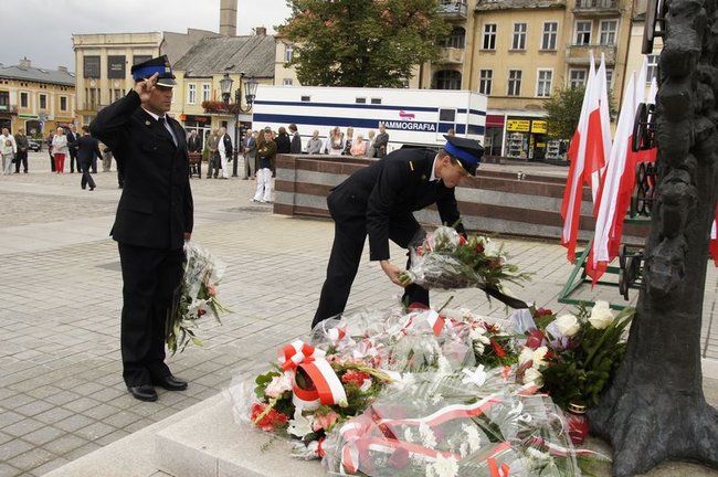 Święto wojska na Dużym Rynku - wideo