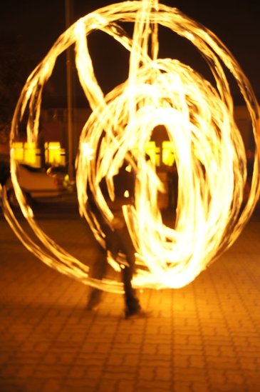 Z pasją machają ogniami