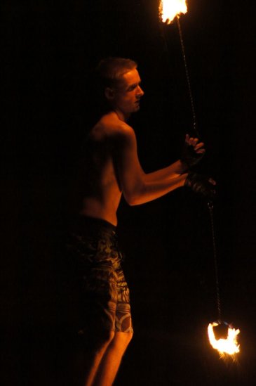 Z pasją machają ogniami