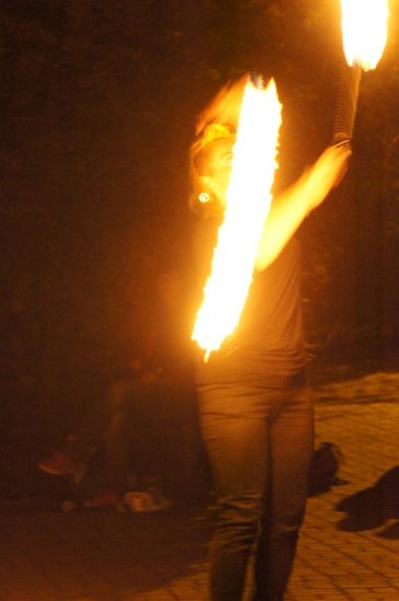 Z pasją machają ogniami