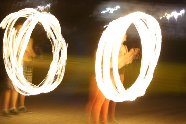 Z pasją machają ogniami