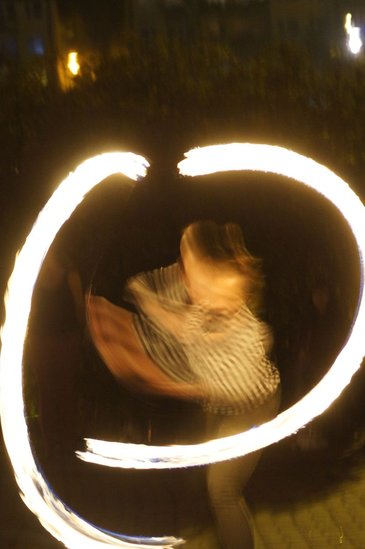 Z pasją machają ogniami