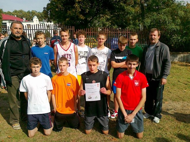 Podstawówki i gimnazja biegały w sztafetach