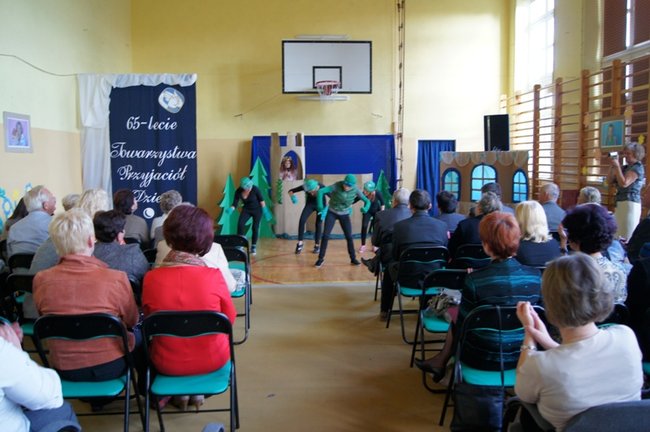 Pracują dla dzieci od 65 lat