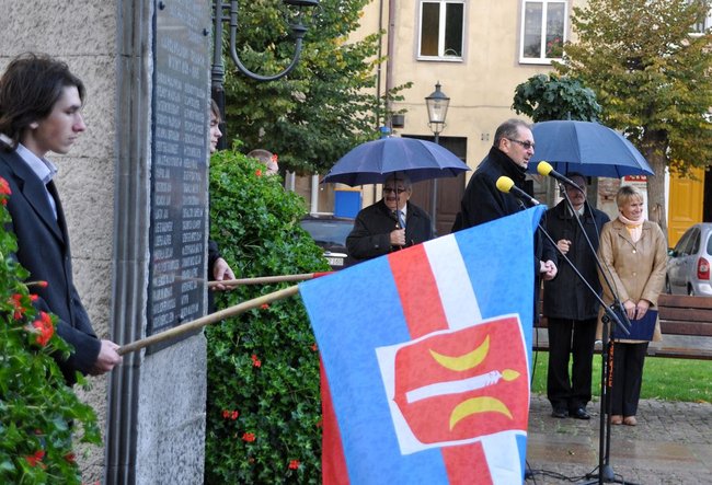 Pamięci pomordowanych świecian