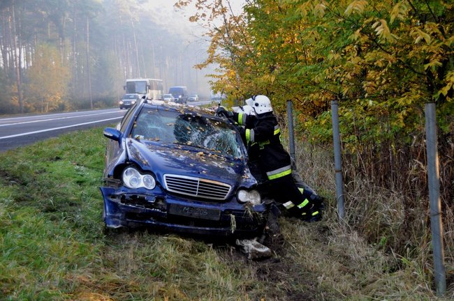 Zasnął za kierownicą