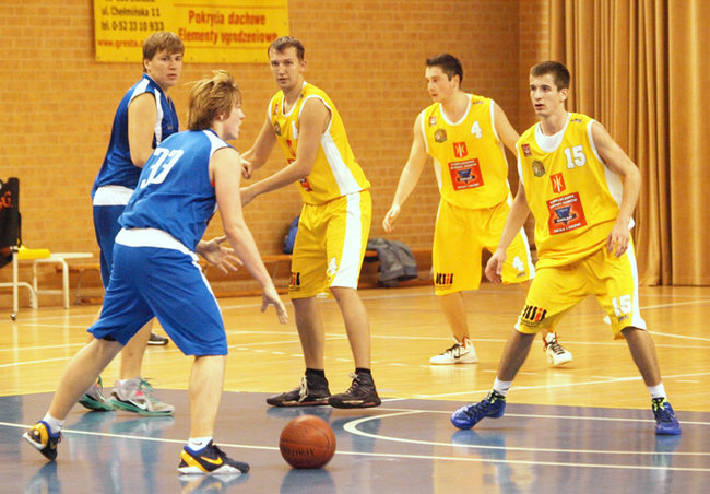 KK Świecie zwyciężył, Akademia przegrała