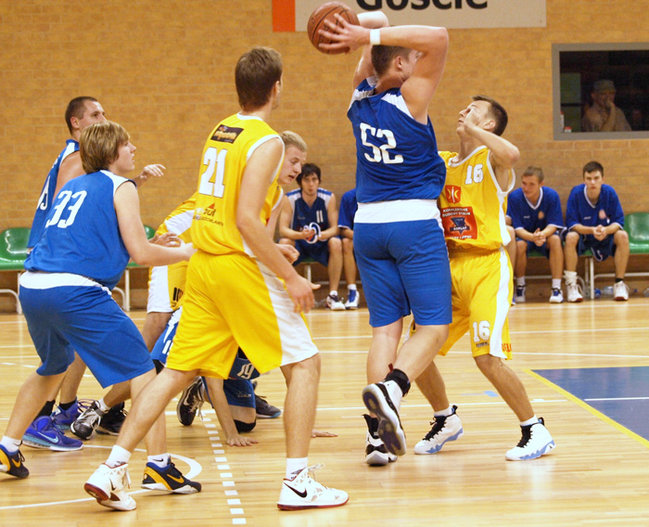 KK Świecie zwyciężył, Akademia przegrała