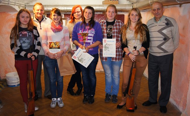 Dziewczyny postrzelały