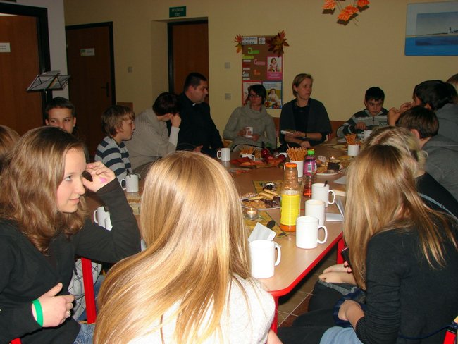  IX Zaduszki poetyckie ?pomrzemy bez rutyny?