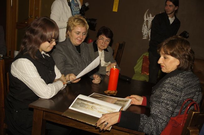 Wiersze i nagrody na start Jesieni Poetyckiej