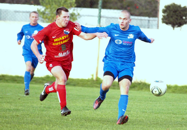 Siedem goli w Przechowie, lider lepszy