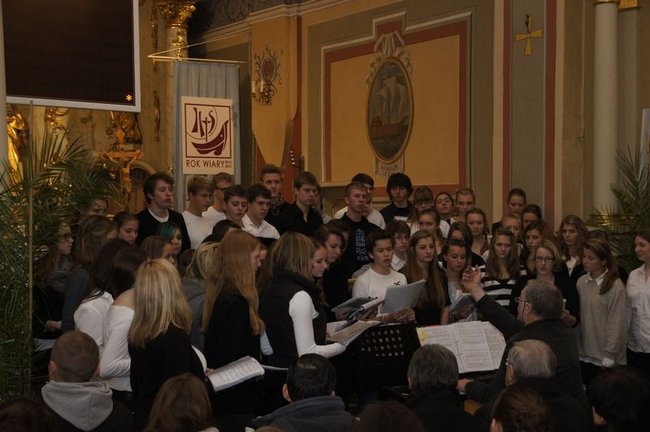 Chórzyści z Xanten i Świecia zaśpiewali w Klasztorku - fotorelacja