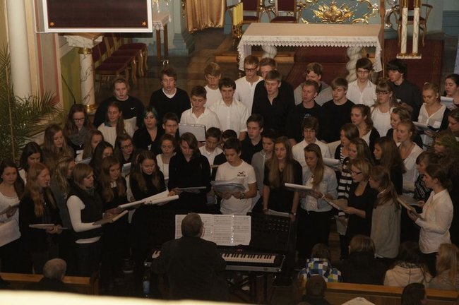 Chórzyści z Xanten i Świecia zaśpiewali w Klasztorku - fotorelacja