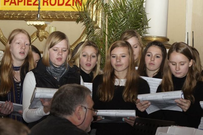 Chórzyści z Xanten i Świecia zaśpiewali w Klasztorku - fotorelacja
