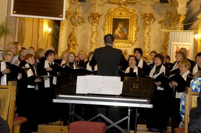 Chórzyści z Xanten i Świecia zaśpiewali w Klasztorku - fotorelacja