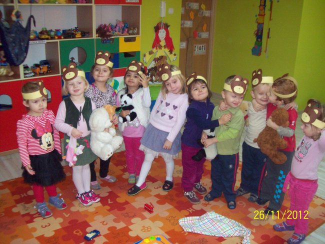 Kangurek świętuje Dzień Pluszowego Misia