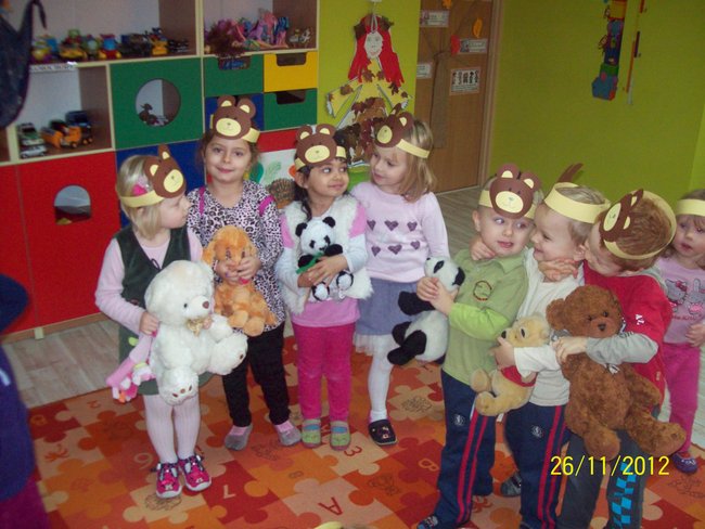 Kangurek świętuje Dzień Pluszowego Misia