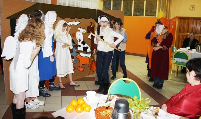 Gimnazjaliści świętowali dużo wcześniej