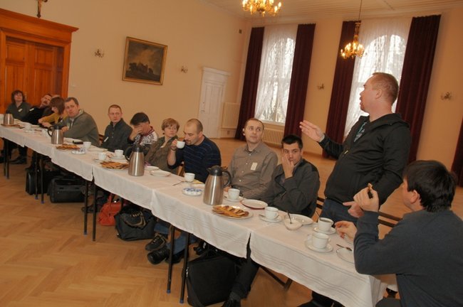 Rozmawiali o astrobazach