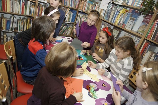 W bibliotece przygotowania do karnawału - fotorelacja