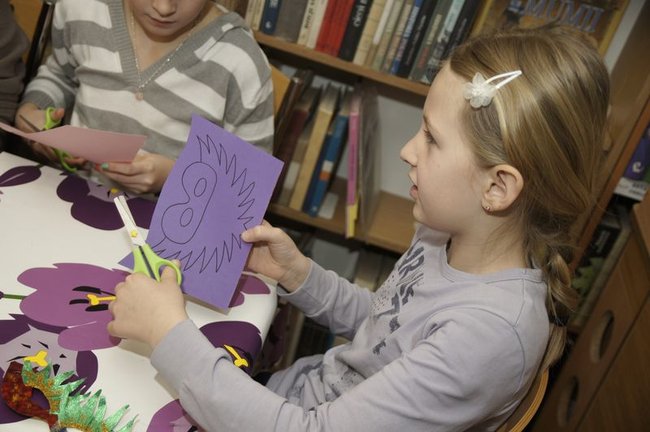 W bibliotece przygotowania do karnawału - fotorelacja