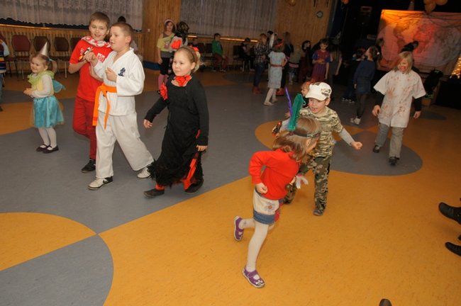 Światowe tańce w Stokrotce - fotorelacja