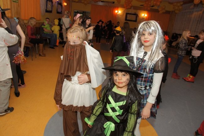 Światowe tańce w Stokrotce - fotorelacja