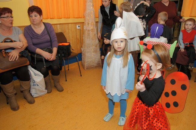 Światowe tańce w Stokrotce - fotorelacja