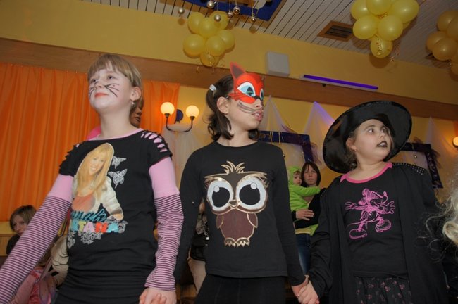 Światowe tańce w Stokrotce - fotorelacja