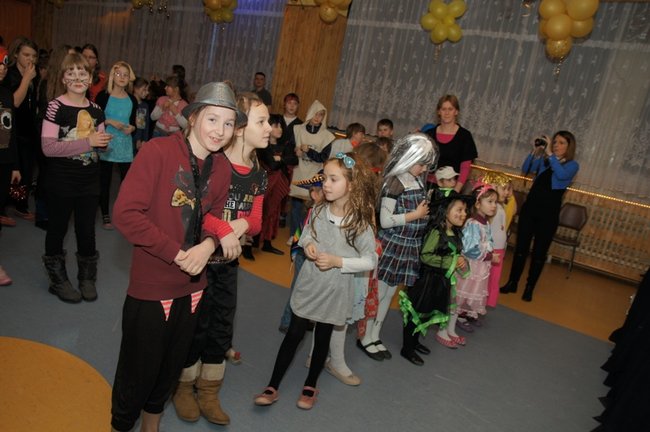 Światowe tańce w Stokrotce - fotorelacja