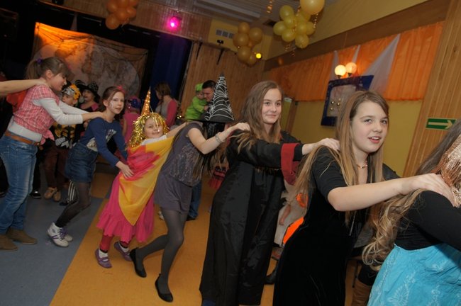 Światowe tańce w Stokrotce - fotorelacja