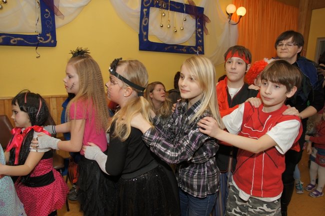 Światowe tańce w Stokrotce - fotorelacja