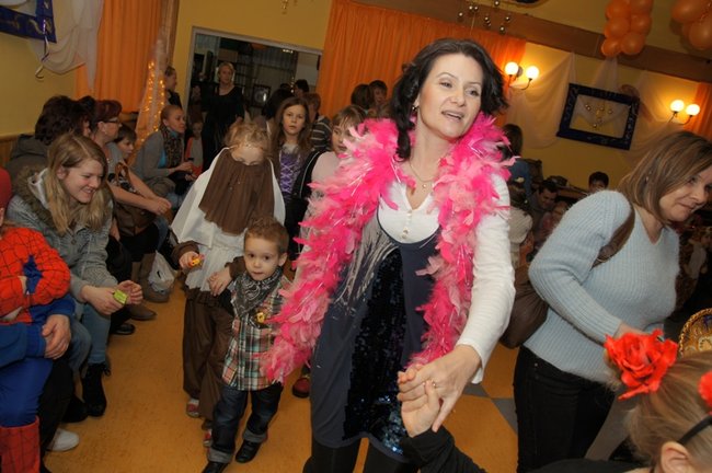 Światowe tańce w Stokrotce - fotorelacja